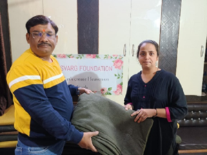 BLANKET DISTRIBUTION TO NEEDY PEOPLE AT HEAD OFFICE , AGRA – SVARG FOUNDAYION , INDIA